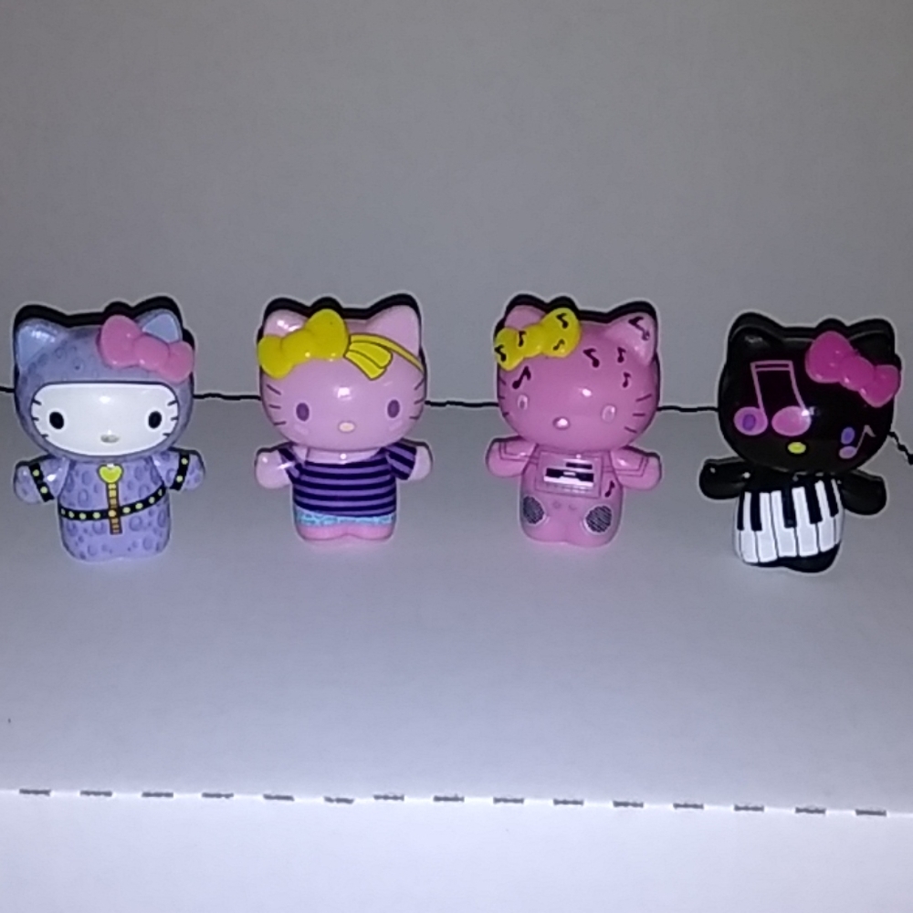 Urban hello Kitty collectables